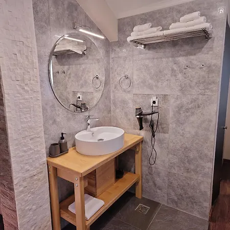 Land Club Hotel Novi Banovci