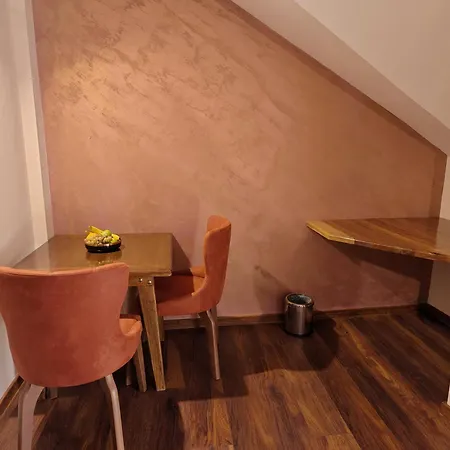 Land Club Hotel Novi Banovci
