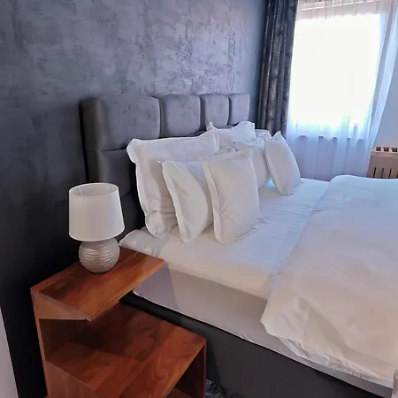 Hotel Land Club *