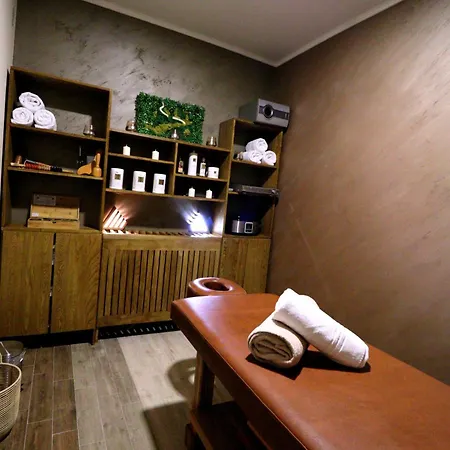 Land Club Hotel Novi Banovci
