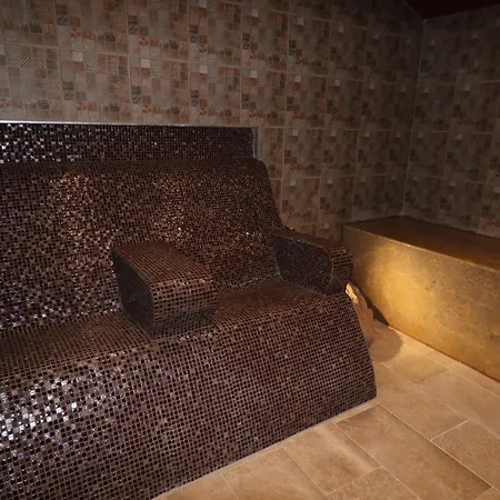 Land Club Hotel Novi Banovci